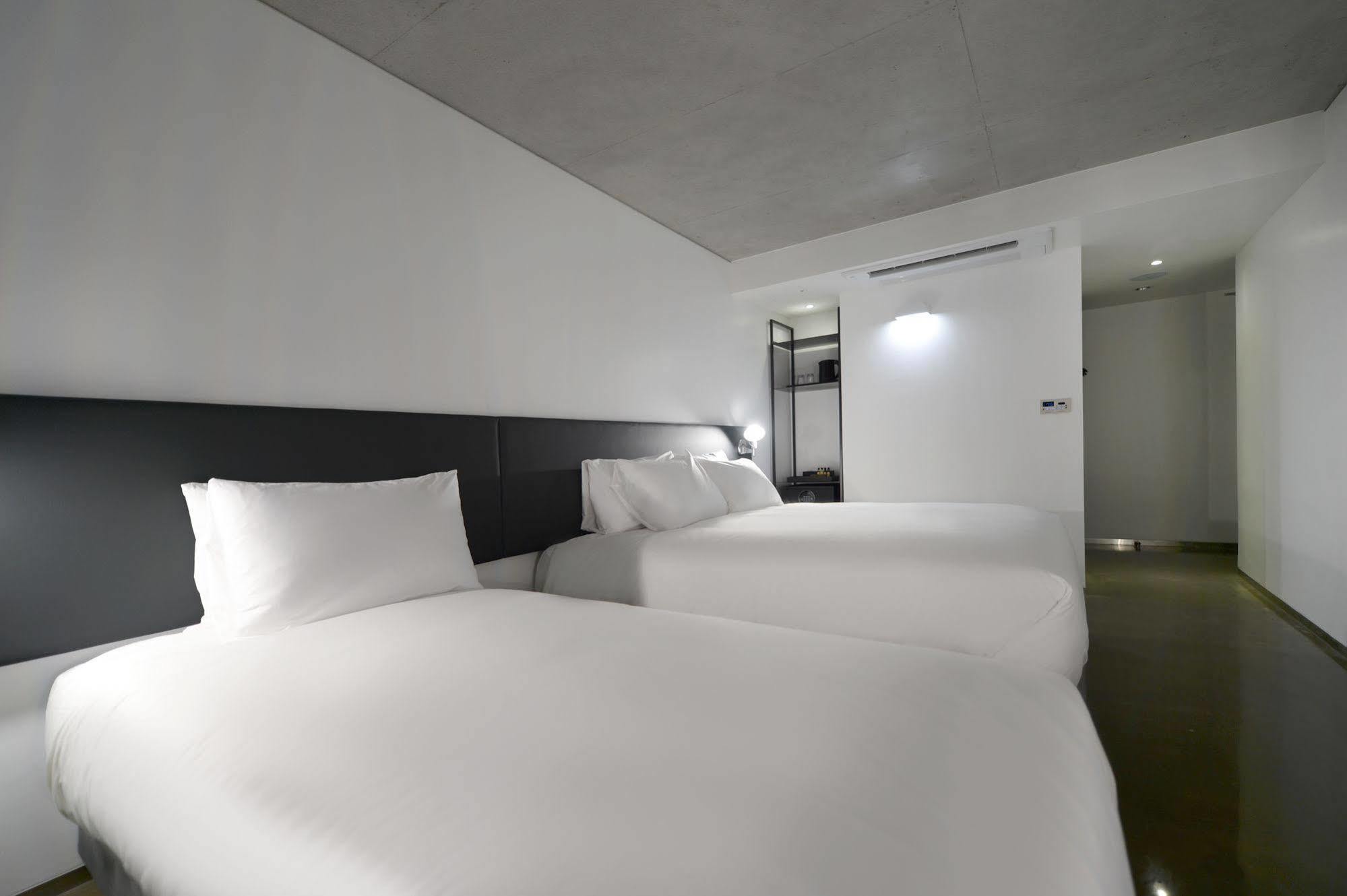Creto Hotel Myeongdong Сеул Екстер'єр фото